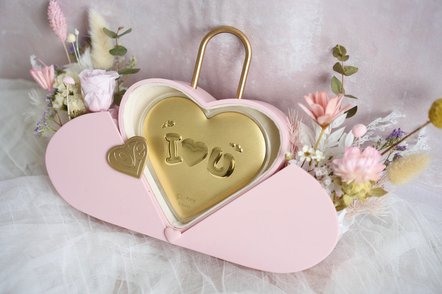 心心相连 Heart Lock 999 Gold Vase | Qixi Festival Flowers Singapore