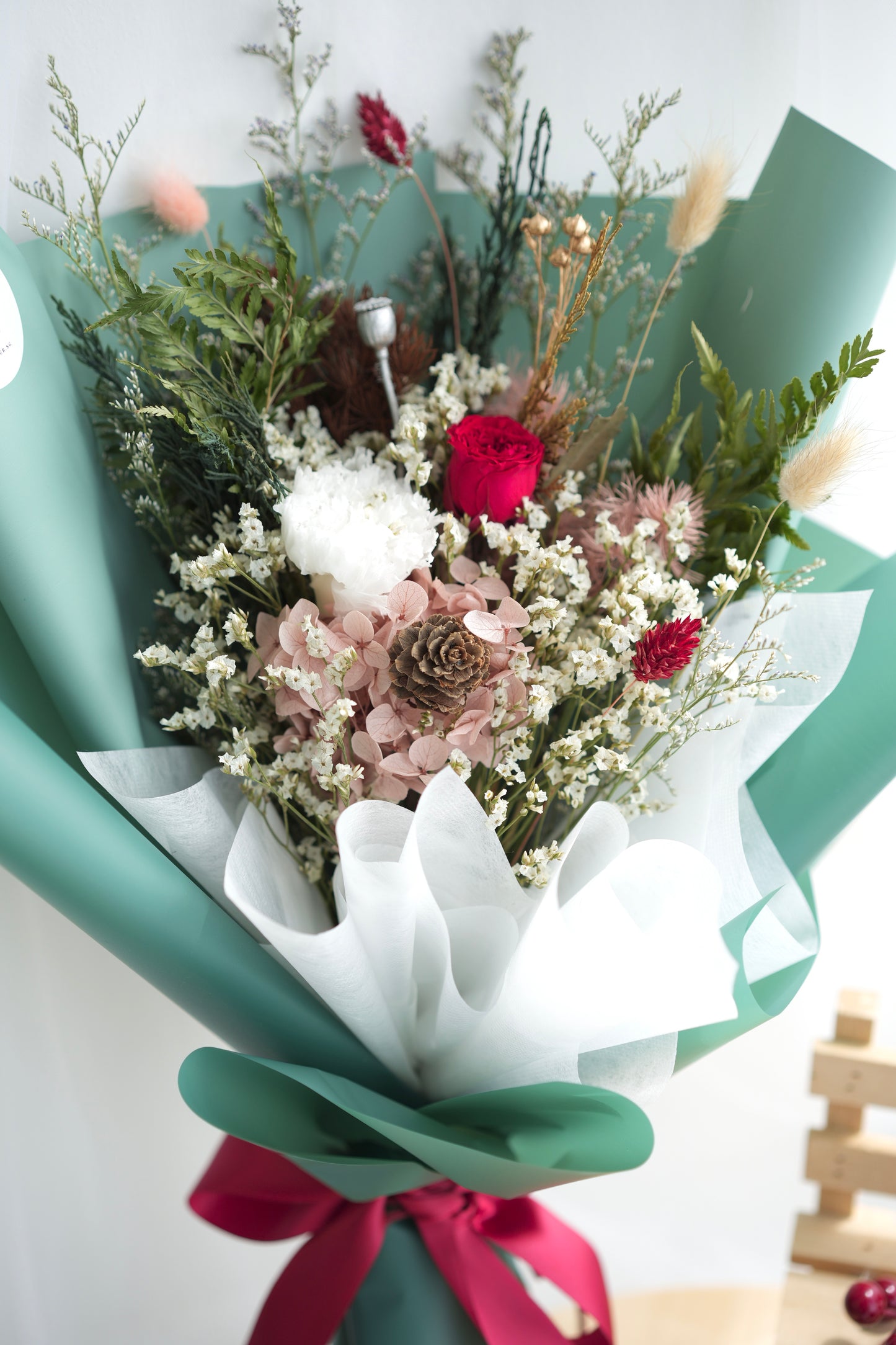Caroling Moments Christmas Bouquet