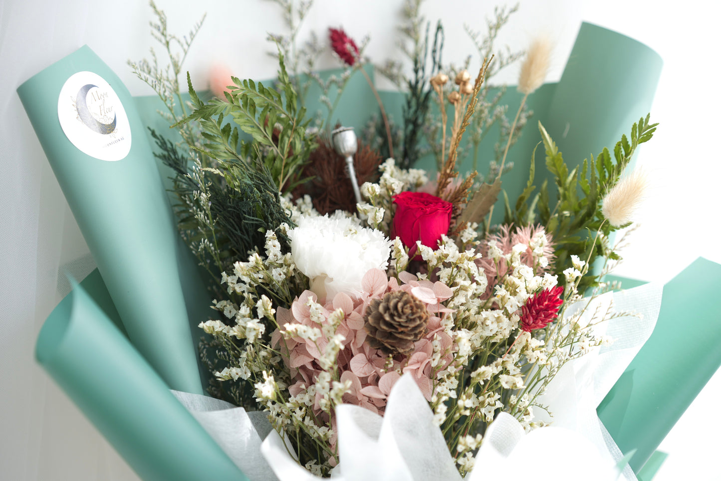 Caroling Moments Christmas Bouquet