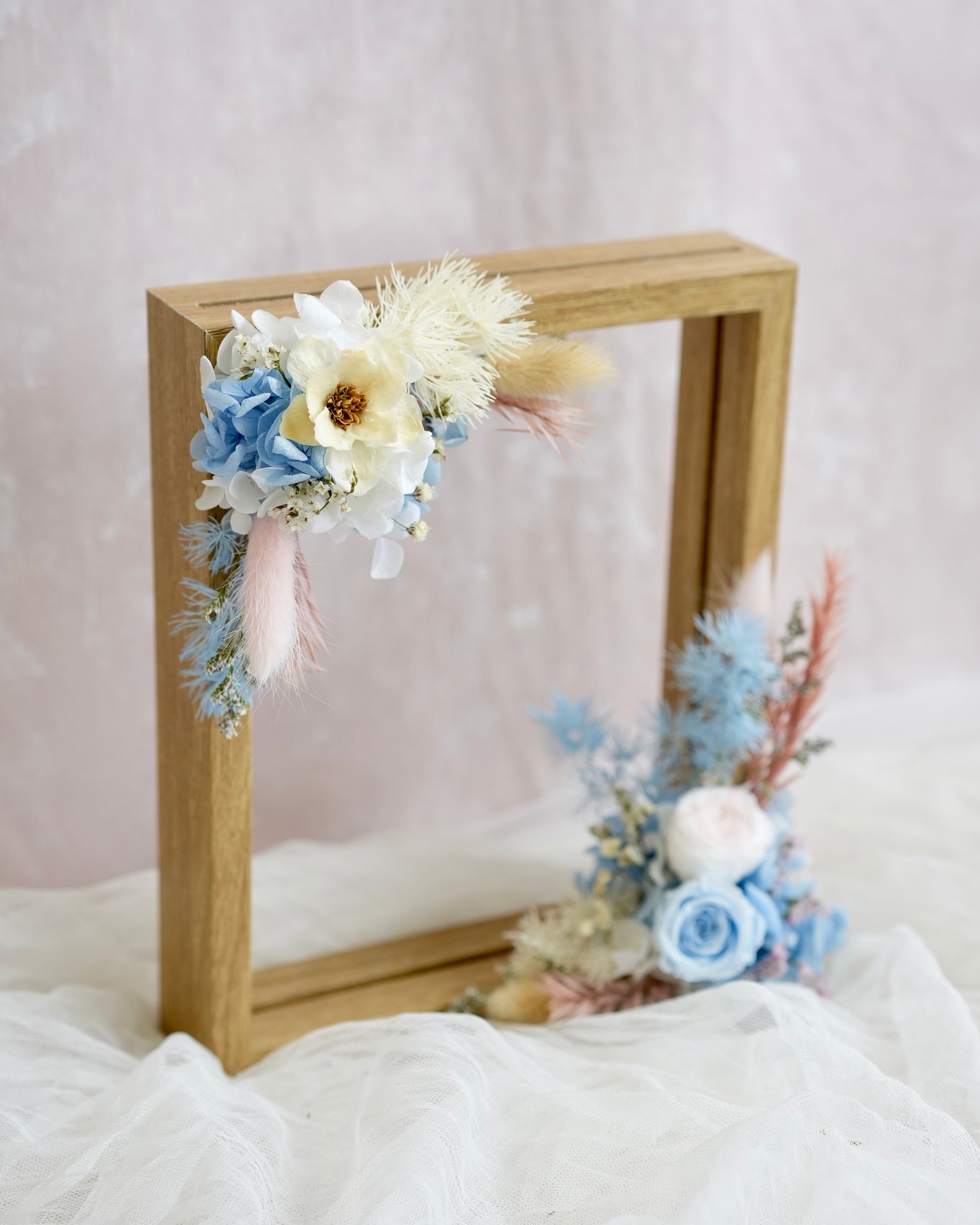 Floral Photo Frame - Whimsy Light
Moon Fleur Singapore