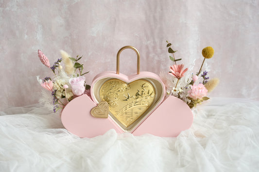 心心相连  Heart Lock 999 Gold Vase | Qixi Festival Flowers Singapore