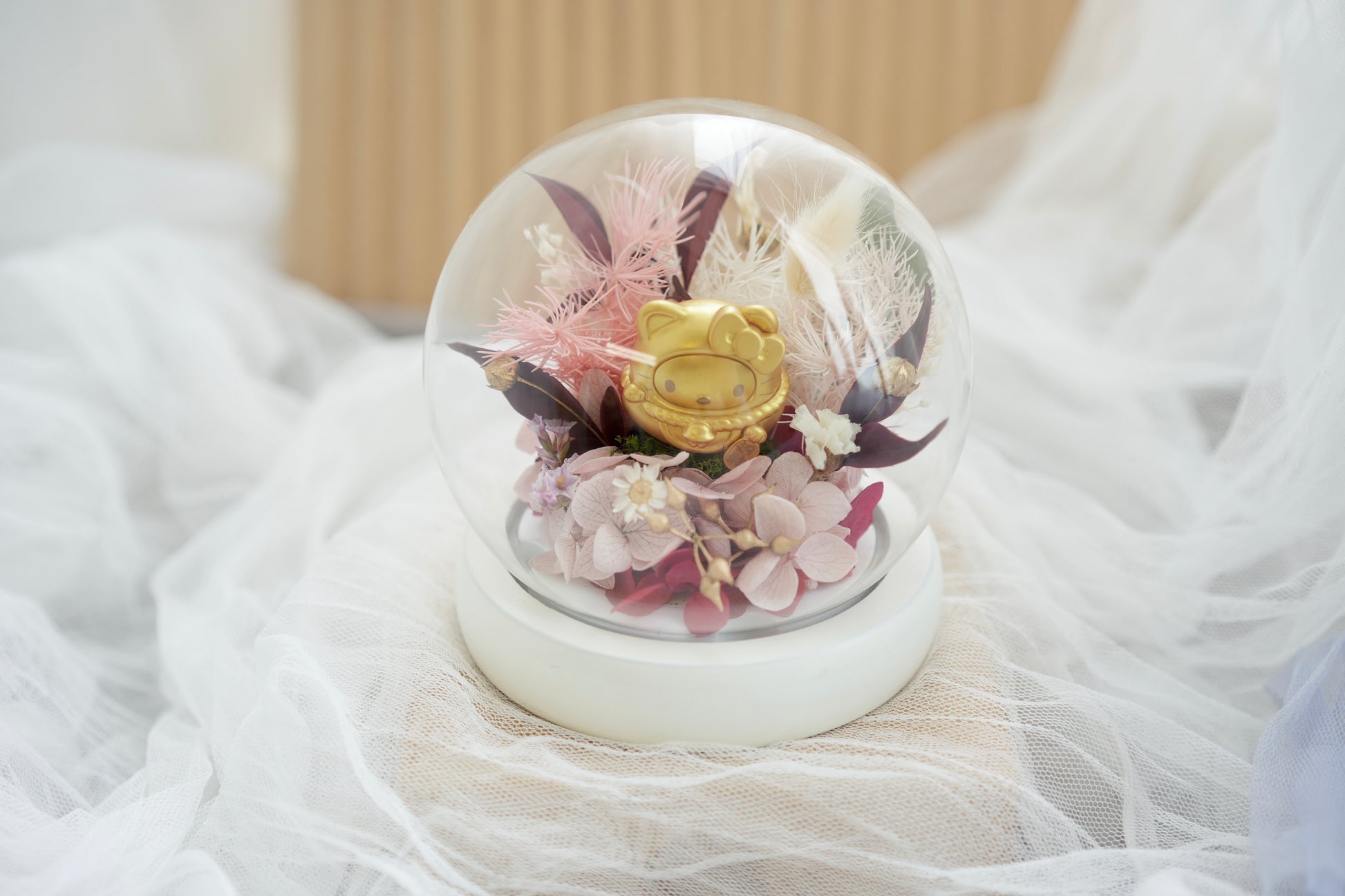 Sanrio Hello Kitty Flower Dome Dried & Preserved Flowers