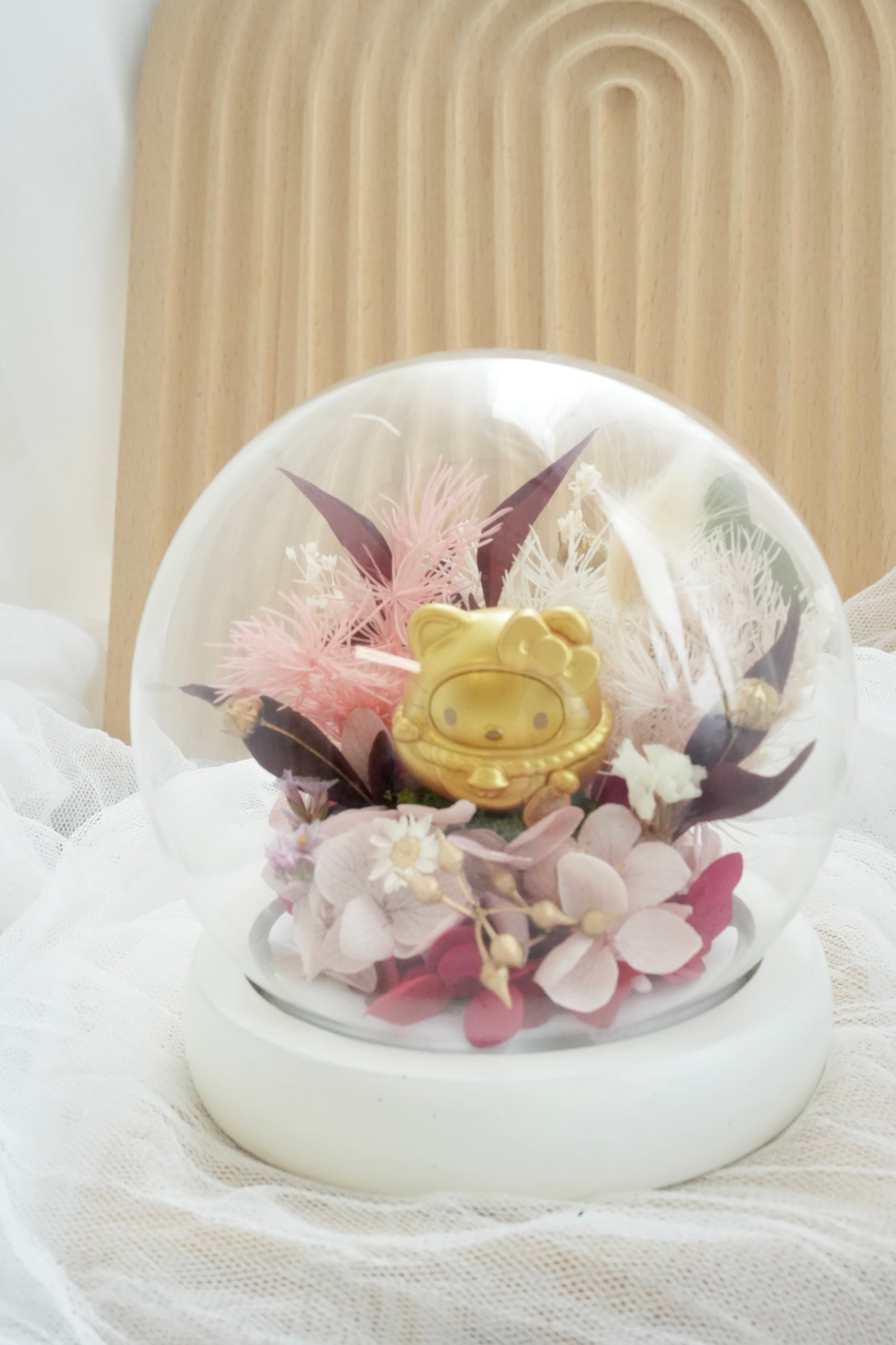 Sanrio Hello Kitty Flower Dome Dried & Preserved Flowers