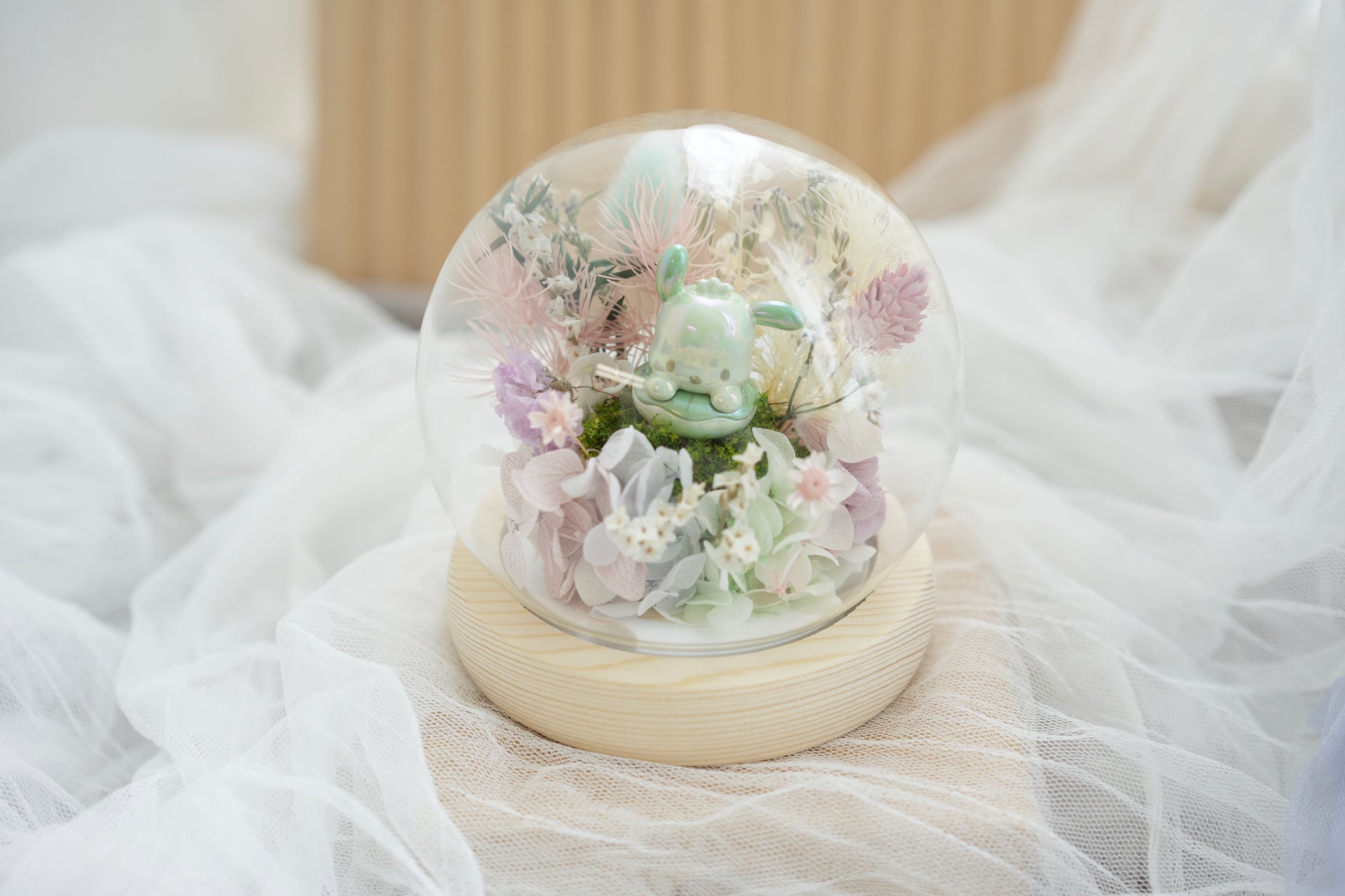 Sanrio Pochacco Flower Dome Dried & Preserved Flowers